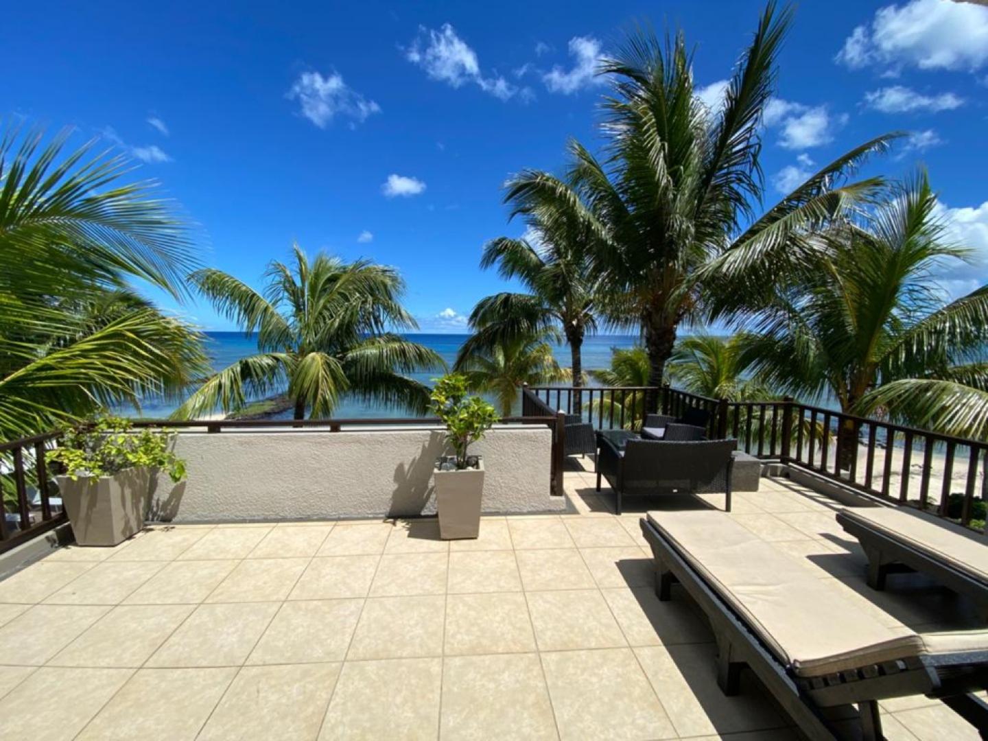 Penthouse de Luxe en Bord de Mer à Vendre – 200 m² Habitables avec Terrasse de 70 m²
