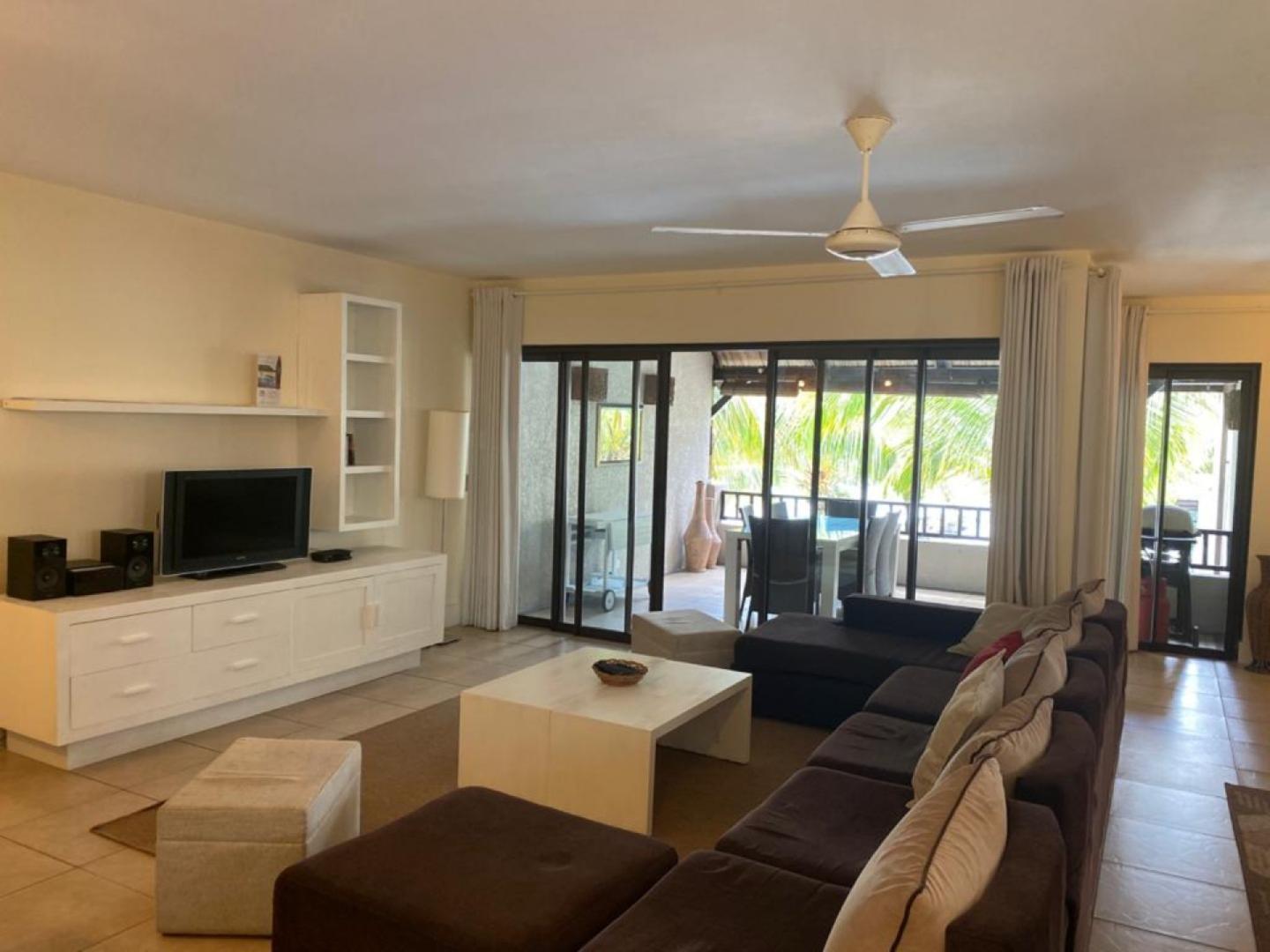Penthouse de Luxe en Bord de Mer à Vendre – 200 m² Habitables avec Terrasse de 70 m²