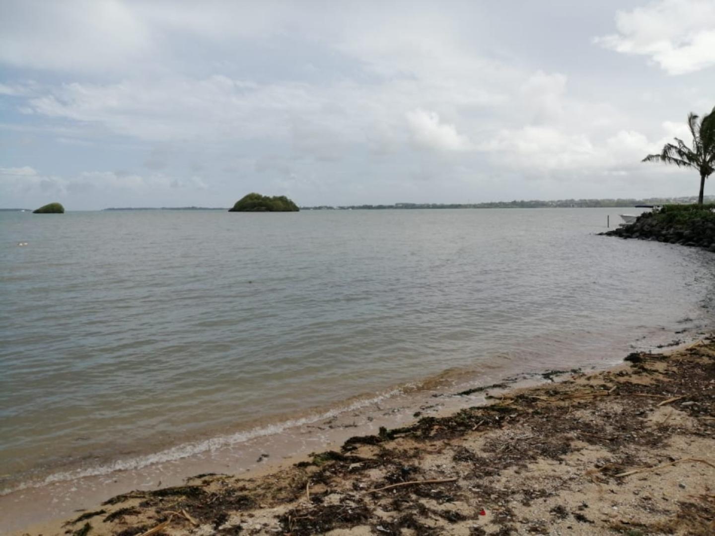 Terrain Pied dans l'Eau à Vendre – 1,53 Arpent – Vieux Grand Port, Île Maurice