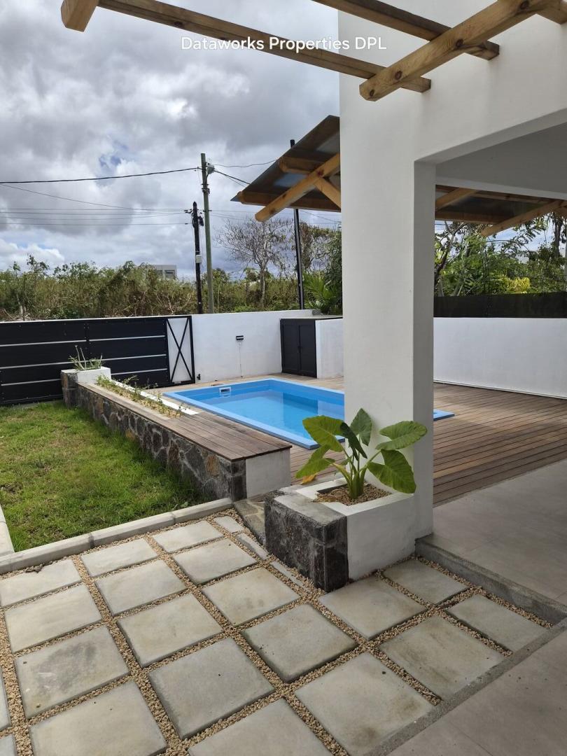 Villa moderne neuve entièrement meublée à vendre à Grand Baie – 3 chambres, piscine et à proximité de Super U