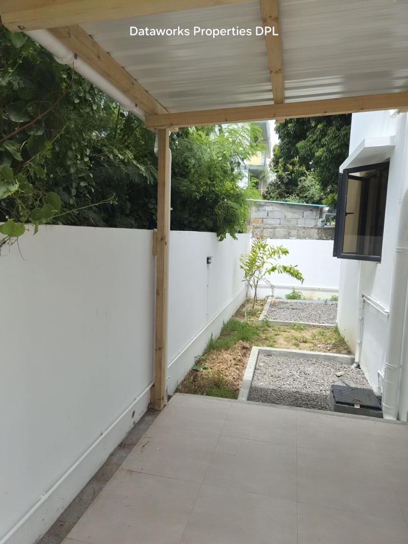 Villa moderne neuve entièrement meublée à vendre à Grand Baie – 3 chambres, piscine et à proximité de Super U