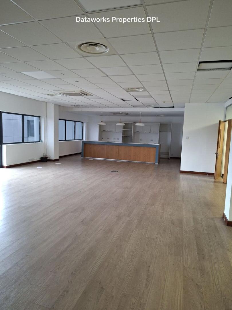 Bureau Premium à Louer à Cybercity, Ébène – 350 m² de Bureaux Entièrement Aménagés