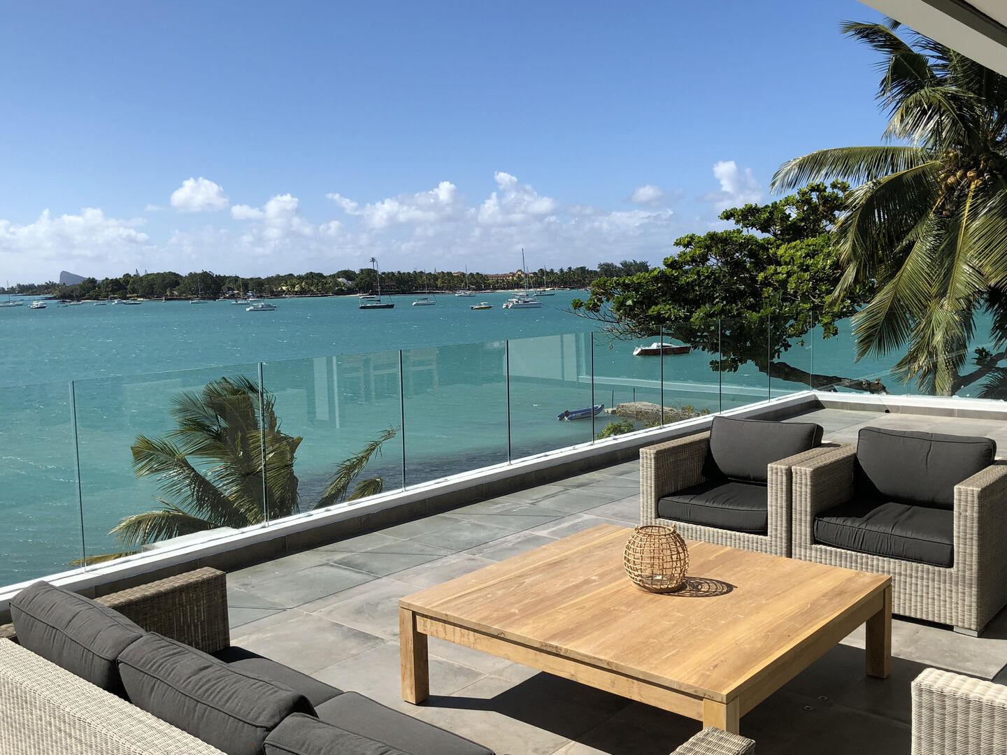 Luxueux penthouse de 4 chambres entièrement meublé à vendre à Grand Baie