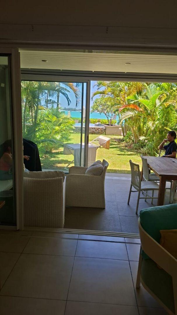 Appartement Pied dans l’Eau à Vendre à Pointe aux Canonniers, Île Maurice – 3 Chambres, Accès Direct à la Plage et Vue Mer