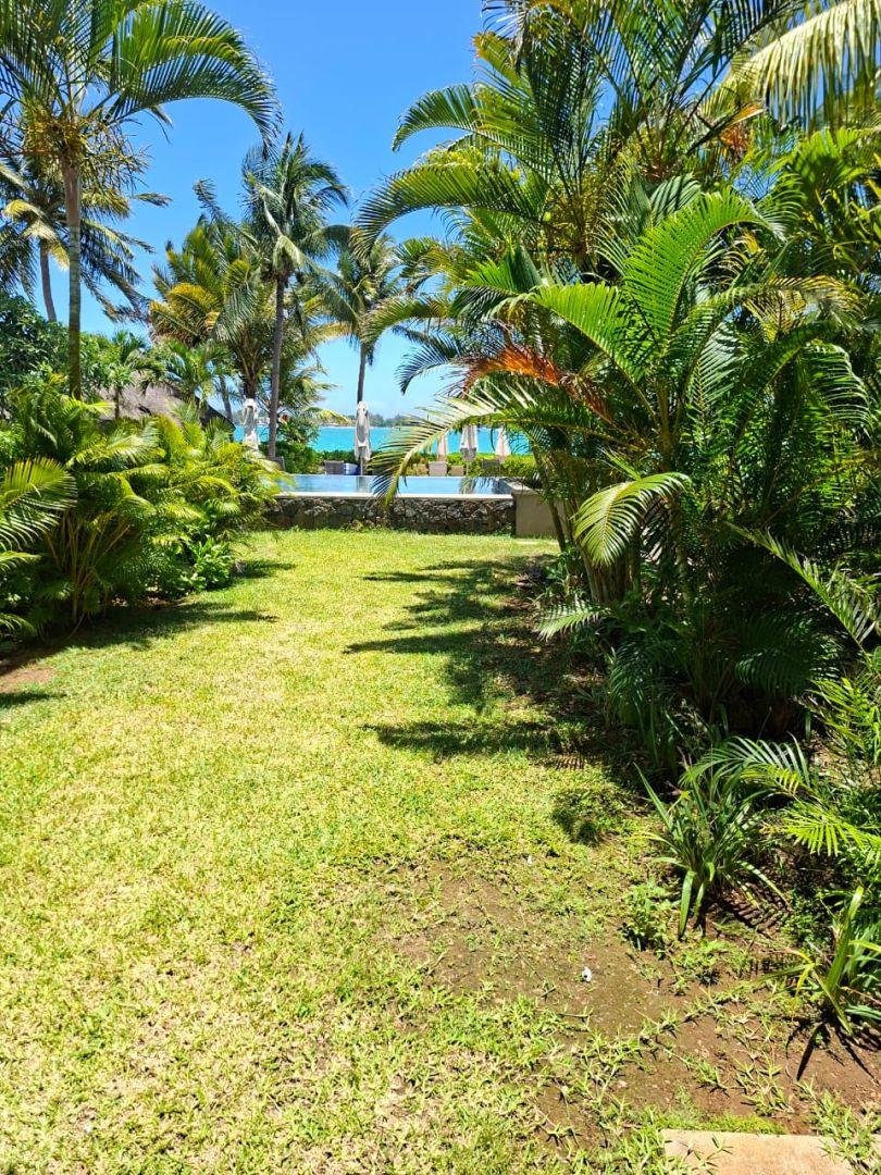 Appartement Pied dans l’Eau à Vendre à Pointe aux Canonniers, Île Maurice – 3 Chambres, Accès Direct à la Plage et Vue Mer