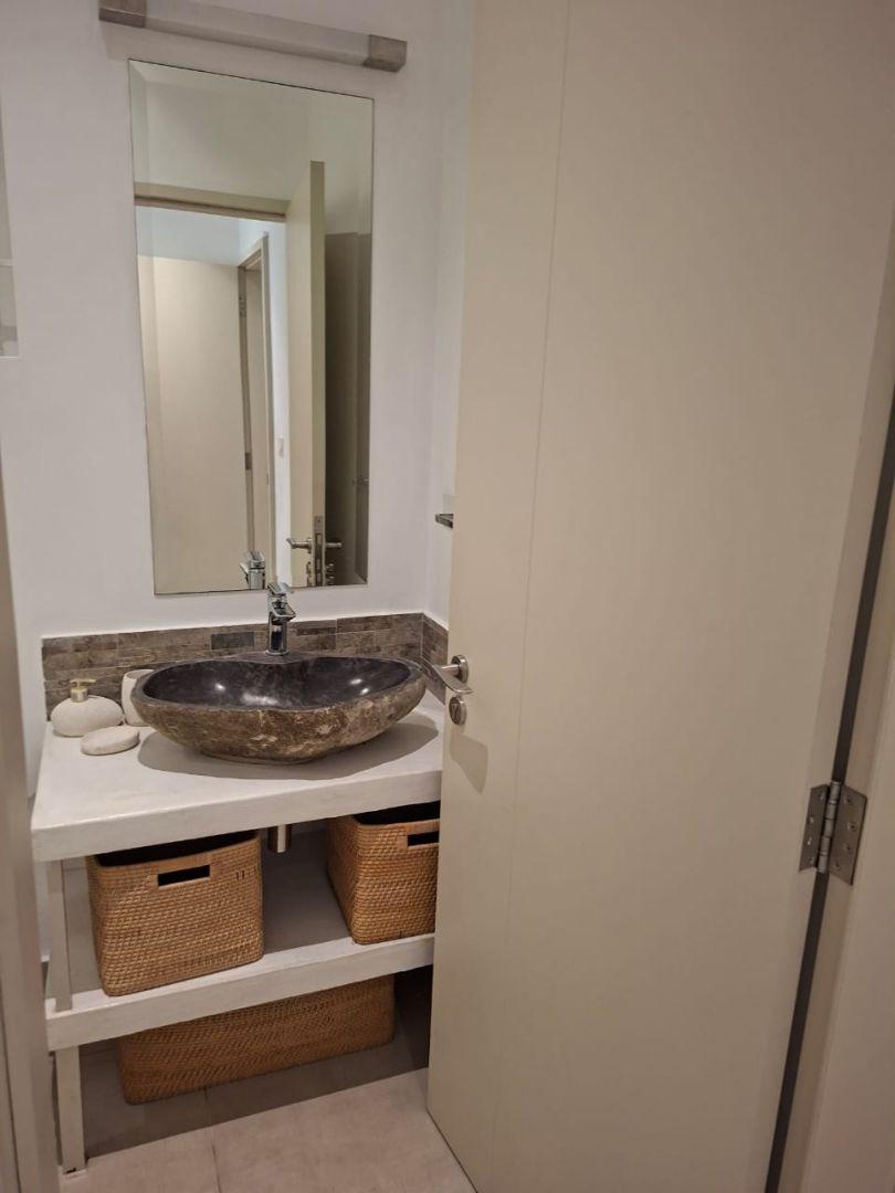 Appartement Pied dans l’Eau à Vendre à Pointe aux Canonniers, Île Maurice – 3 Chambres, Accès Direct à la Plage et Vue Mer