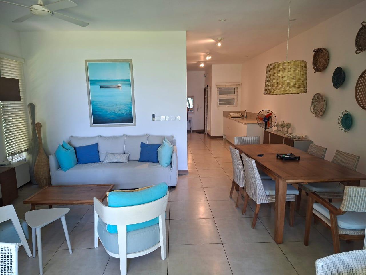 Appartement Pied dans l’Eau à Vendre à Pointe aux Canonniers, Île Maurice – 3 Chambres, Accès Direct à la Plage et Vue Mer