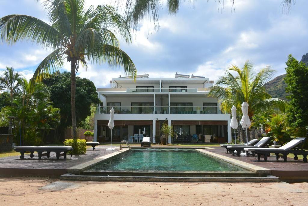 Appartement Pieds dans l’Eau à Louer – Rivière Noire, Île Maurice