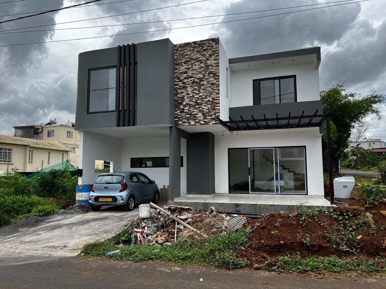Villa neuve de 3 chambres à vendre à Albion – Proche de la plage