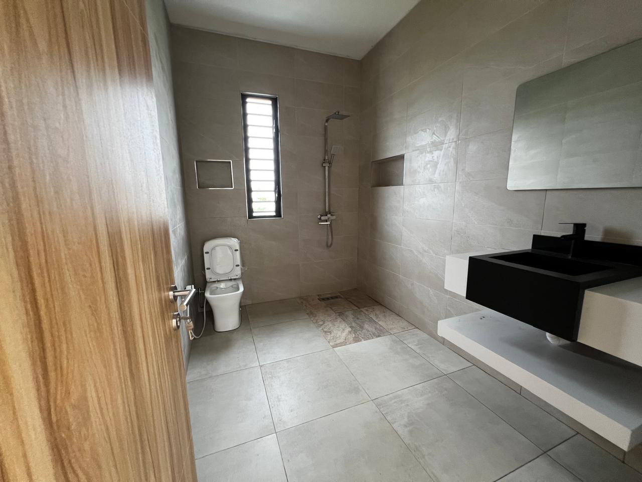 Villa neuve de 3 chambres à vendre à Albion – Proche de la plage