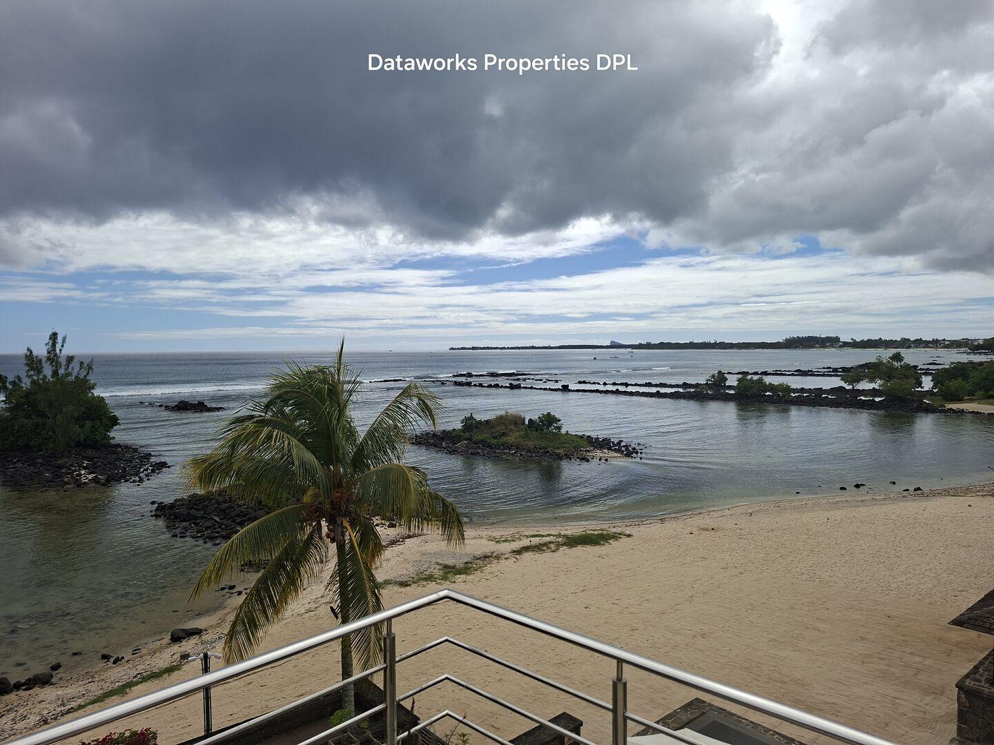 PENTHOUSE EN BORD DE MER À VENDRE — 3 CHAMBRES AVEC SALLE DE BAIN PRIVATIVE, VUE PANORAMIQUE SUR L'OCÉAN | ACCESSIBLE AUX ÉTRANGERS