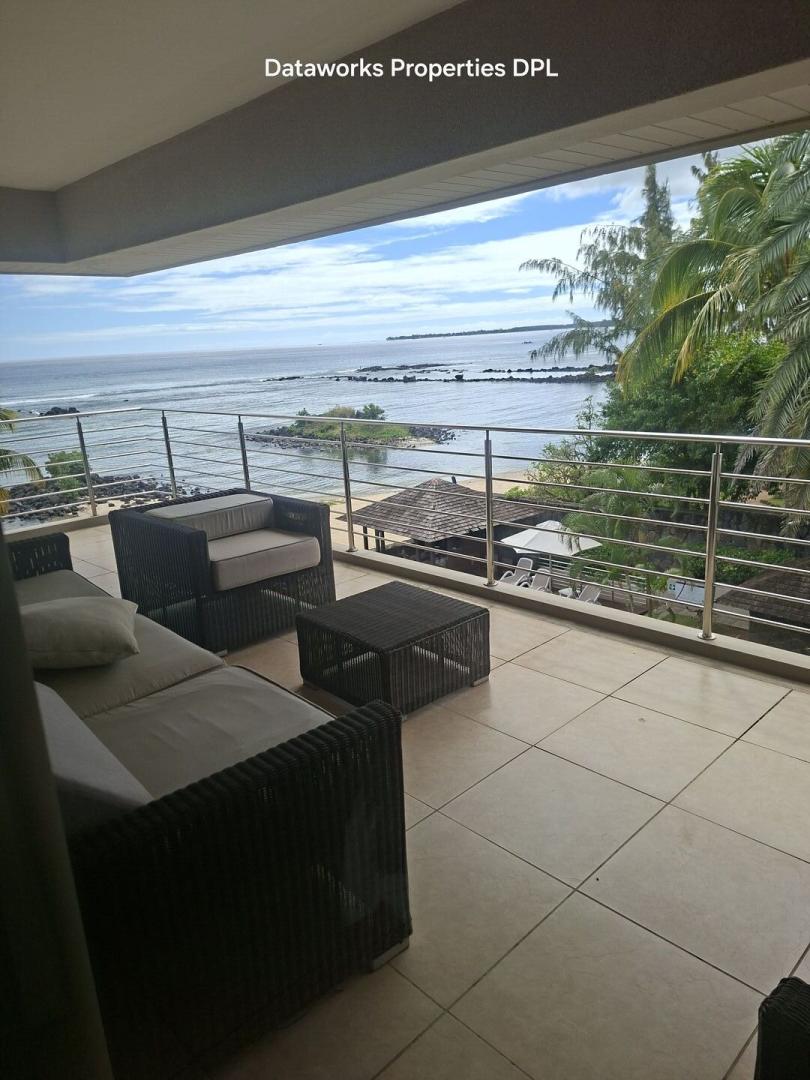 PENTHOUSE EN BORD DE MER À VENDRE — 3 CHAMBRES AVEC SALLE DE BAIN PRIVATIVE, VUE PANORAMIQUE SUR L'OCÉAN | ACCESSIBLE AUX ÉTRANGERS