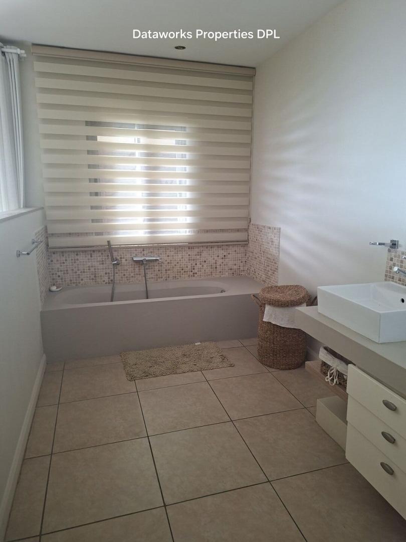 PENTHOUSE EN BORD DE MER À VENDRE — 3 CHAMBRES AVEC SALLE DE BAIN PRIVATIVE, VUE PANORAMIQUE SUR L'OCÉAN | ACCESSIBLE AUX ÉTRANGERS